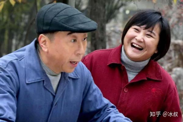 贾玲有了男朋友,竟然是矮矮的,黑黑的