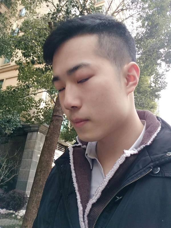 真正的素颜帅哥是什么样子?(不修眉,不美白) ?