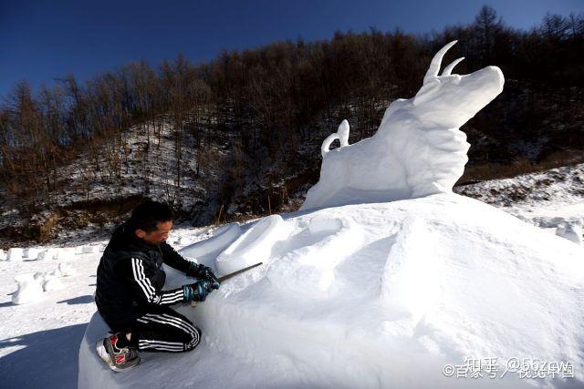 滑雪场员工堆100个雪牛迎新年这是咋情况