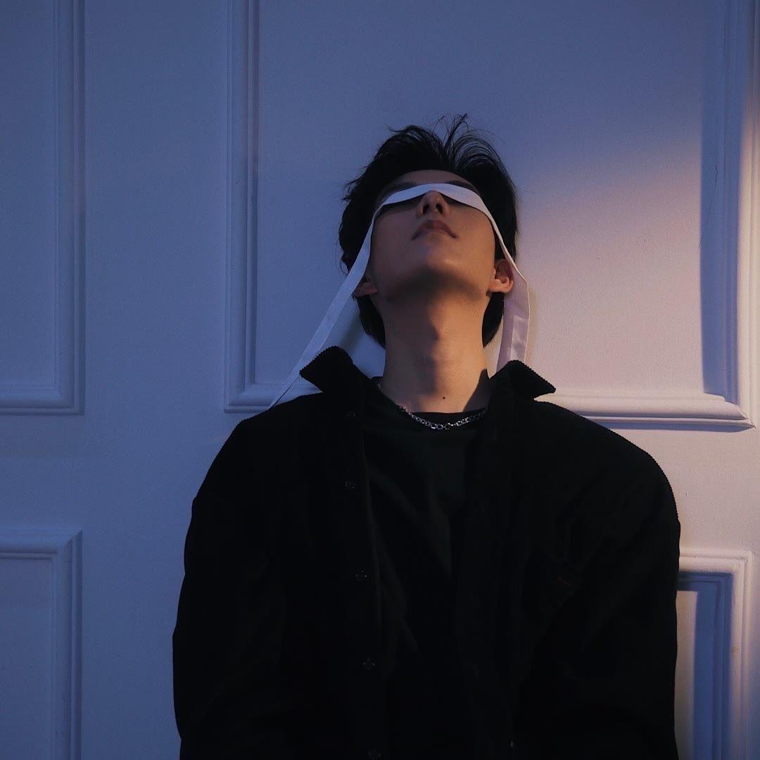 有没有一眼就有感觉的占有欲真人情头?