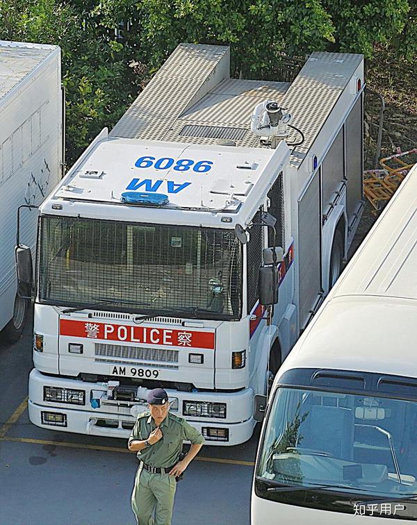 为什么香港警方,急救和消防大量使用欧式客货车改装特种车,而香港小巴