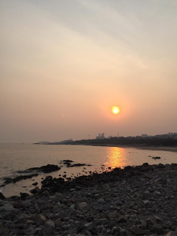 青岛海边日落.一个人,沿海边走了一下午.