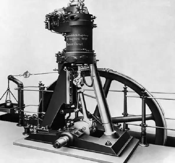 1897年1月,第一台" 真正的"压燃式柴油机才正式诞生了