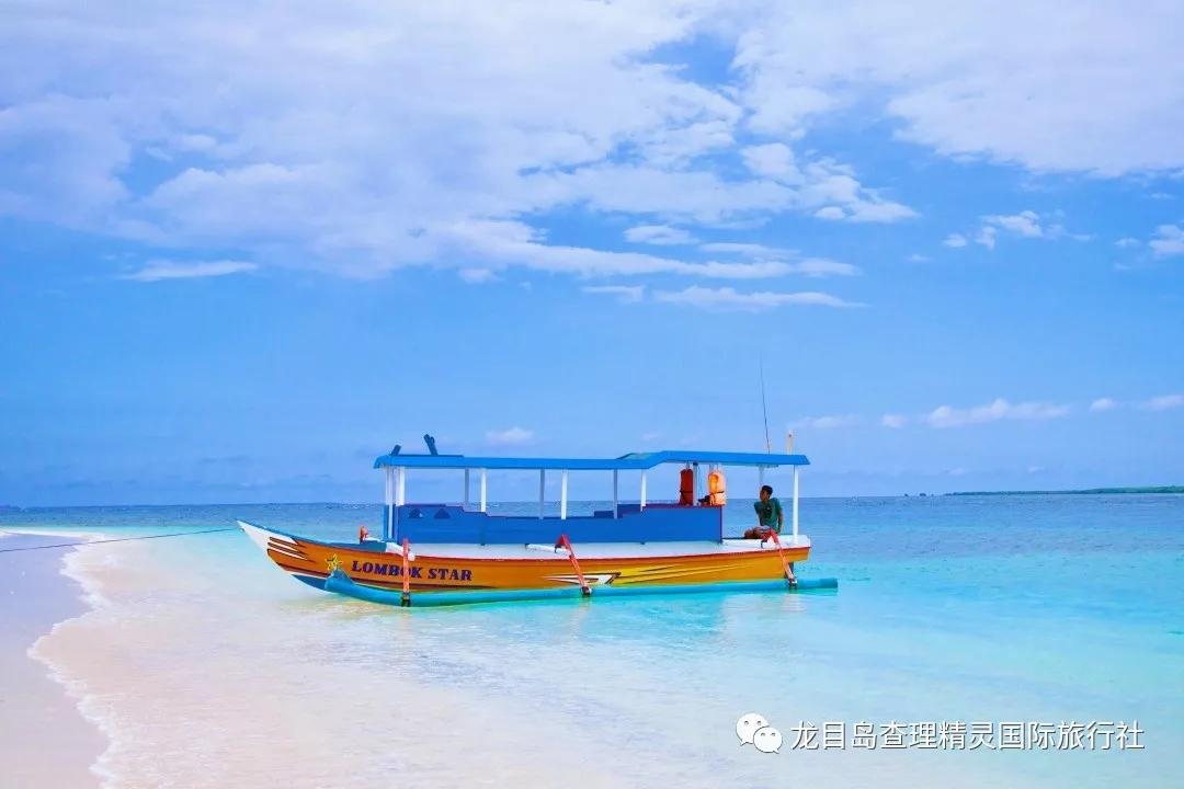 靠近松巴哇海峡人迹罕至的龙目岛东吉利