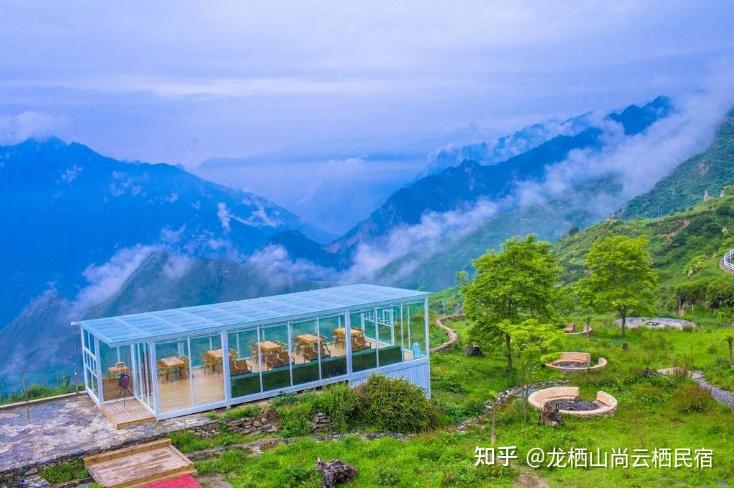 山里寒舍浮云牧场在中国2019年十大民宿品牌排行榜中是中国首个户外