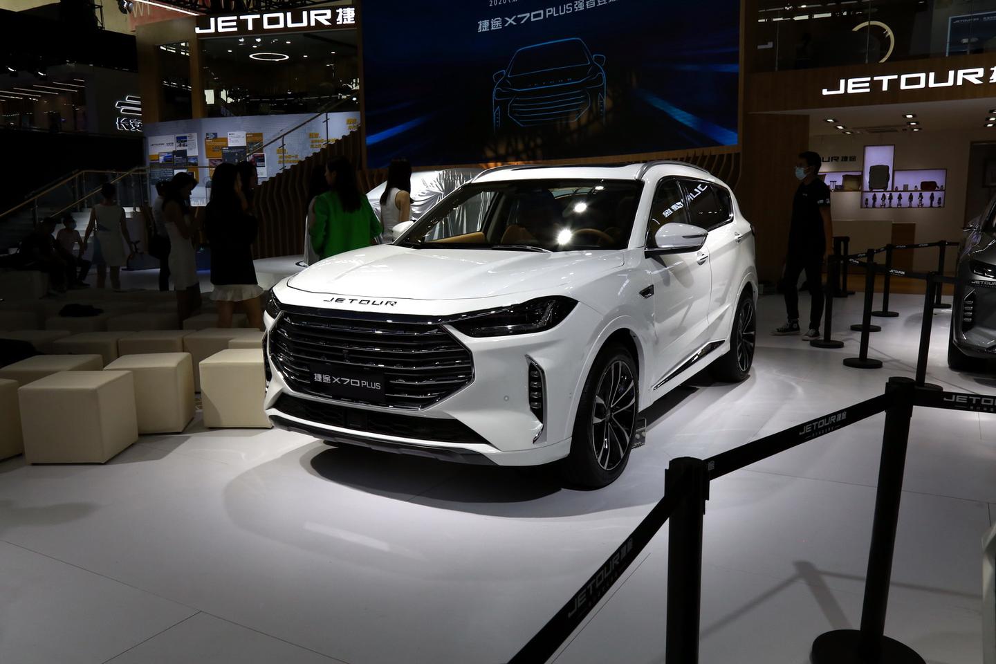 2020新款捷途x70,捷途x702020新款 预售77万起捷途x70plus开启预售轴距2745mm配贯穿尾灯