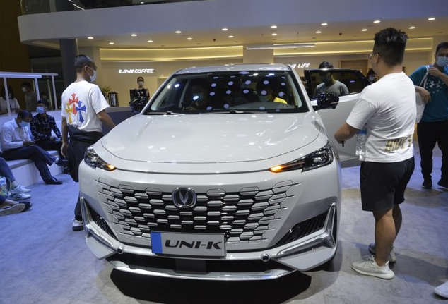 长安uni-k价格预测,2.0t 8at的配置,超了15万照样可以买