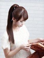 单马尾女生图片壁纸