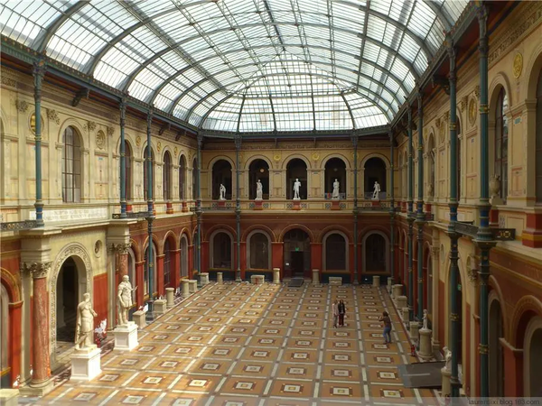 巴黎国立音乐学院是法国音乐院校的第一名,且是法国唯二的两所国立