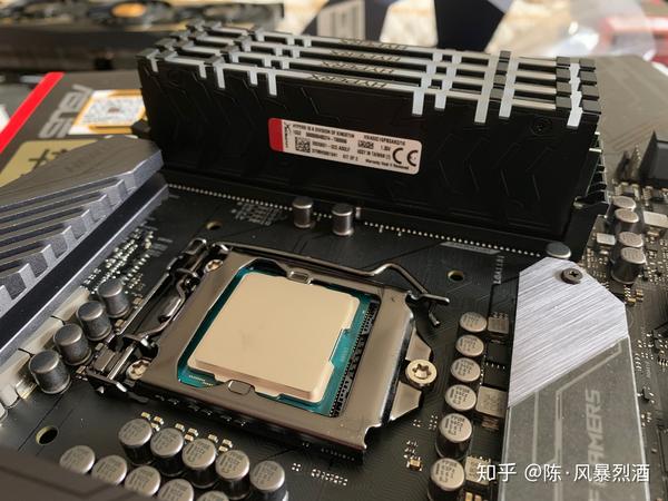 华硕 m10h 内存:金士顿掠食者32g c16 3200mhz 4×8g 显卡:微星闪电