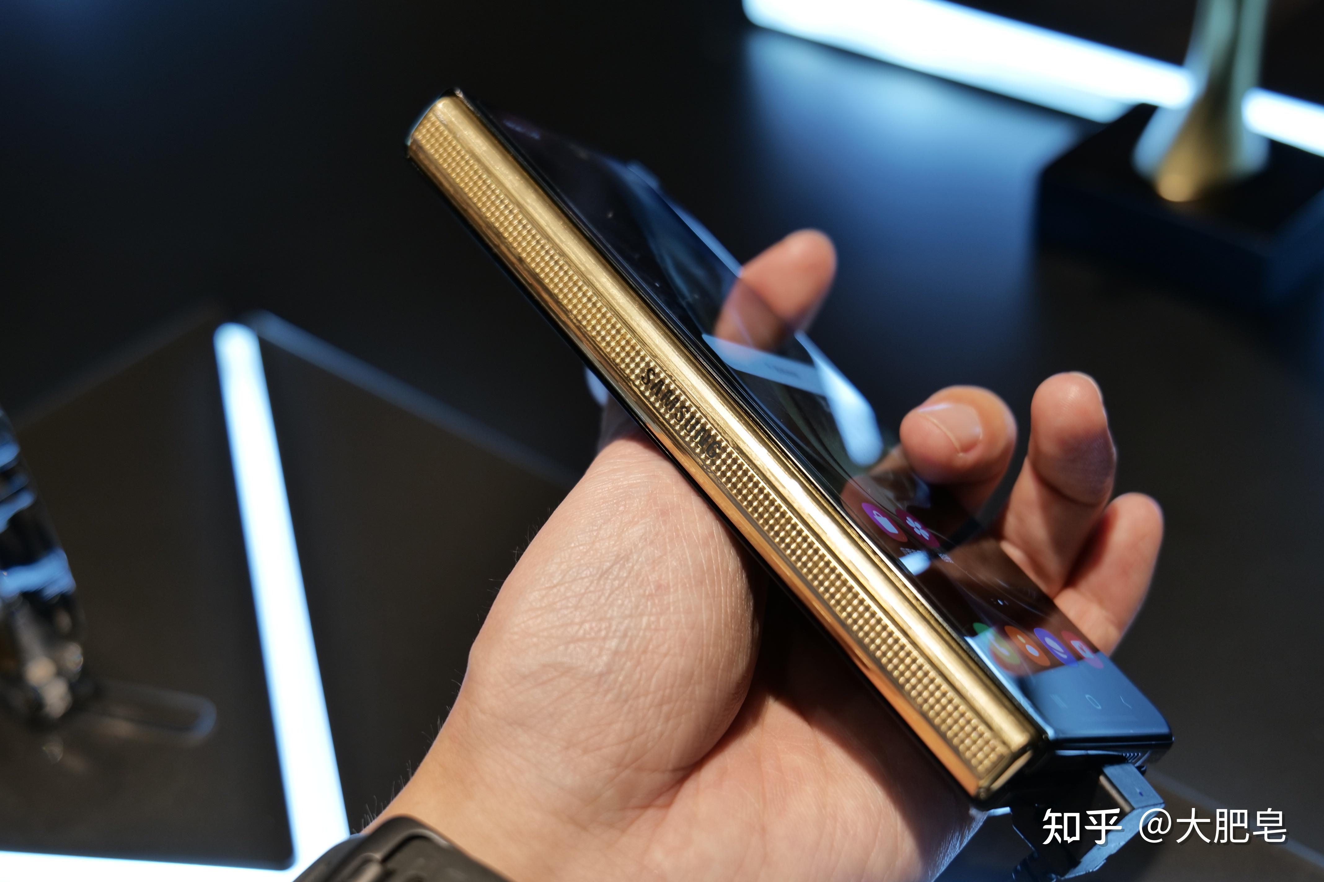 心系天下三星w225g耀世发布售价16999元