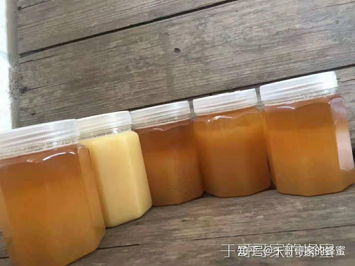 冬天买的蜂蜜全都凝固成米白色固体了这样的蜂蜜是真的吗质量好不好