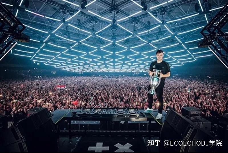 dj人物年轻背后的无限可能martingarrix