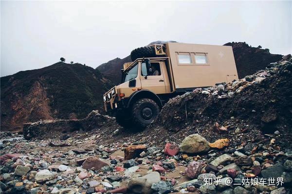 乌尼莫克越野房车带你爱一个人,追一个梦,看遍万千世界的大好风景