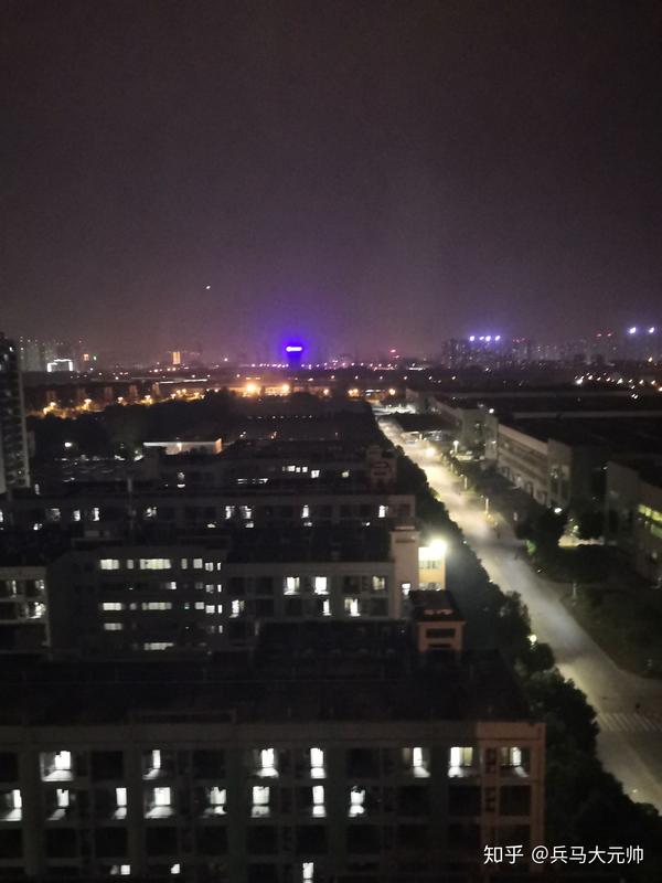 夜幕下的景色