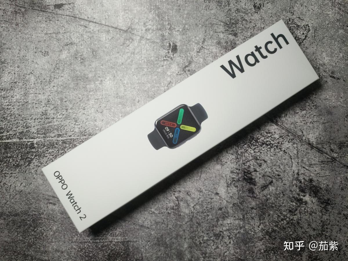 oppowatch2包装盒,oppowatch2 oppo watch 2的包装盒外观采用了简约设计,正面中间有手表的渲染图