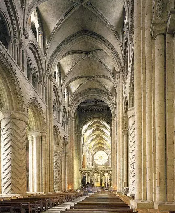 达勒姆主教堂典型的肋式拱顶,英格兰