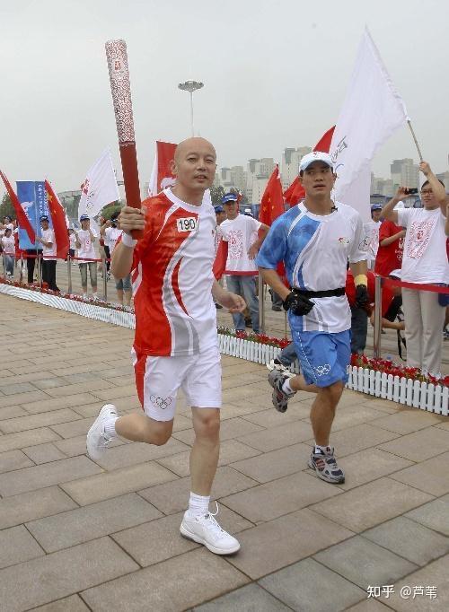 为什么于根伟没有入选08年奥运会火炬手,崔伟入选了.