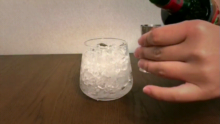 用cynar fizz搭配臭鳜鱼,鱼蔬之鲜彼此映照,柠檬可缓解酱汁的厚重感