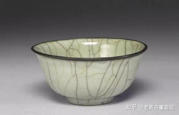 仿哥窑 渣斗(水盛)时代不详,高10.5cm,口径6cm, 底径6.