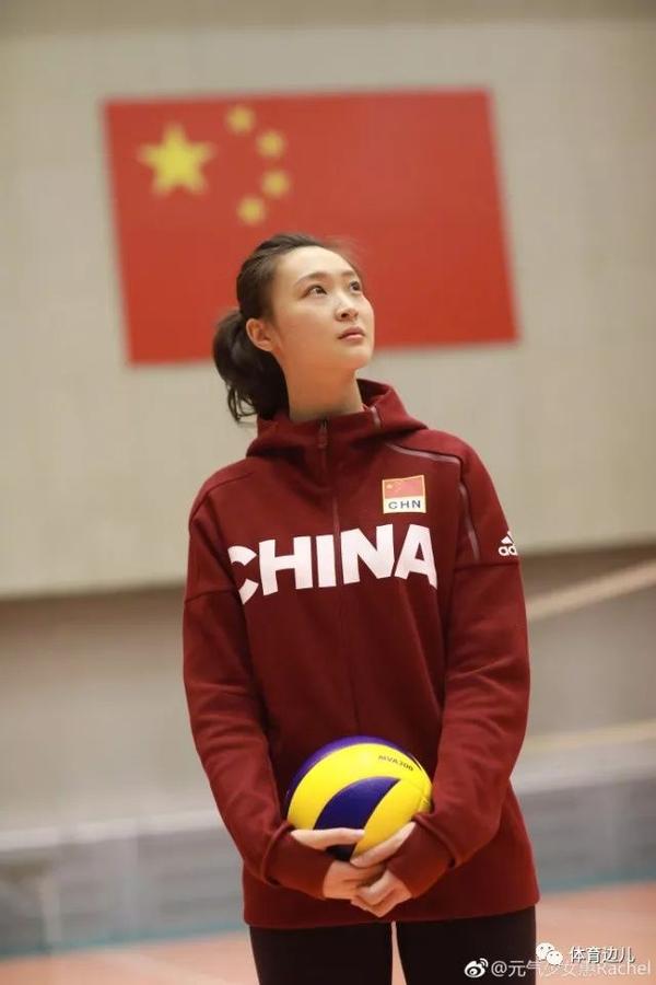 礼服小仙女 更值得一提的是,惠若琪还成立了 惠若琪女排发展基金 为
