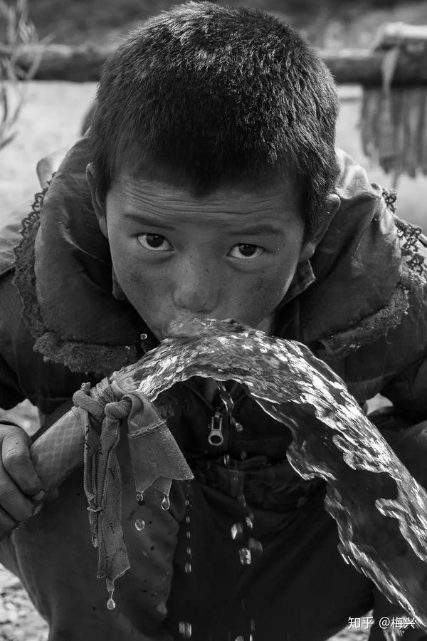 孩子们喝的水,从未经过任何的过滤.