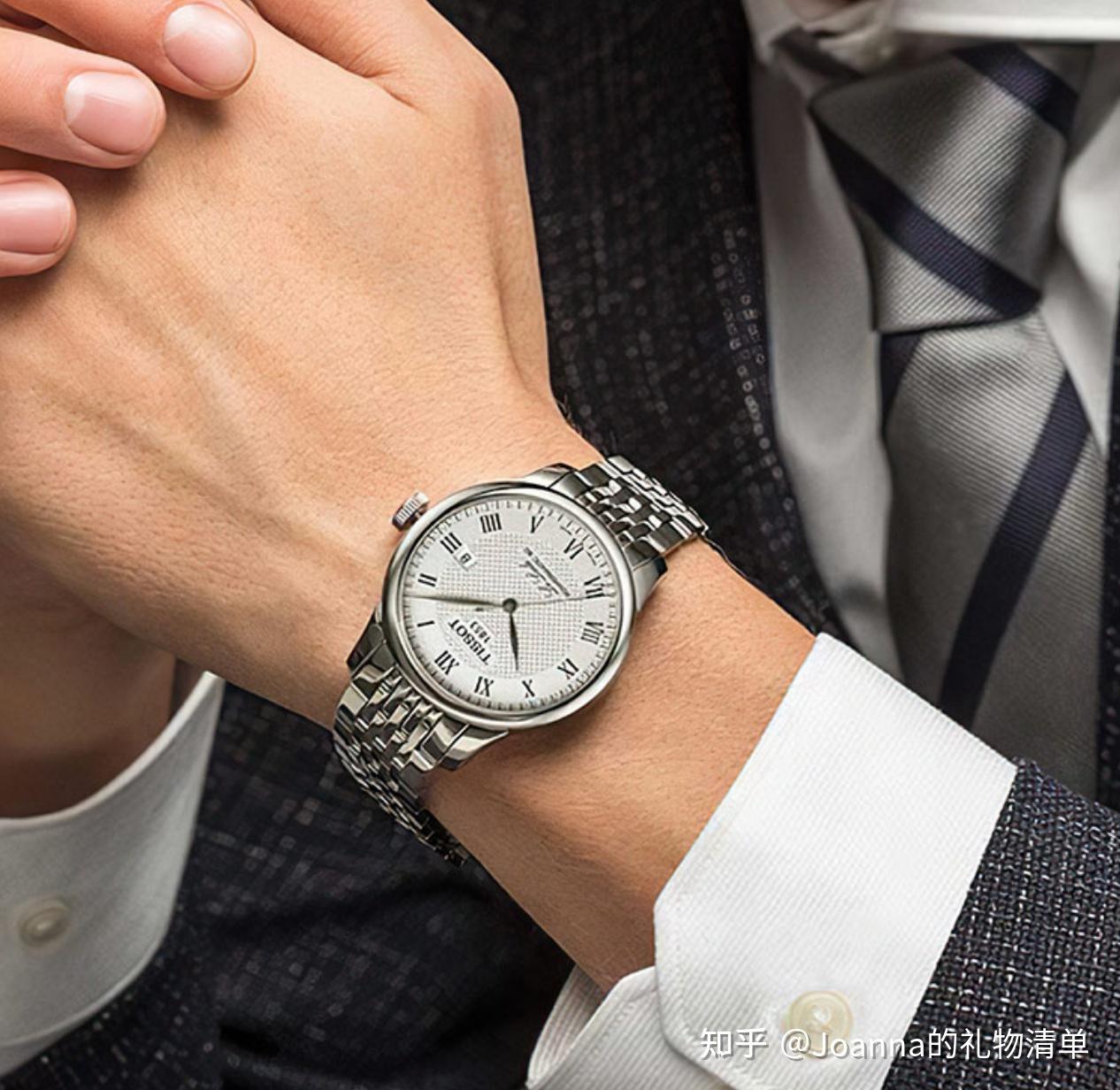 30岁到40岁左右的男士一般是出席商业场合比较多,一款合适的商务手表