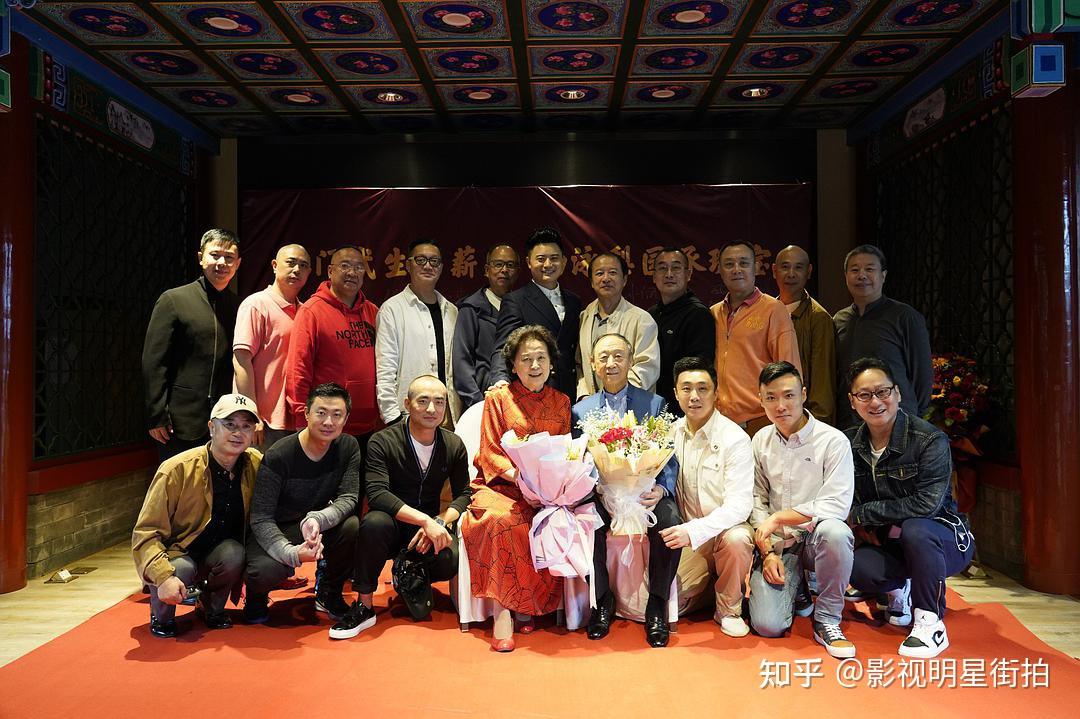 著名京剧武生表演艺术家杨少春先生喜收高徒于泳