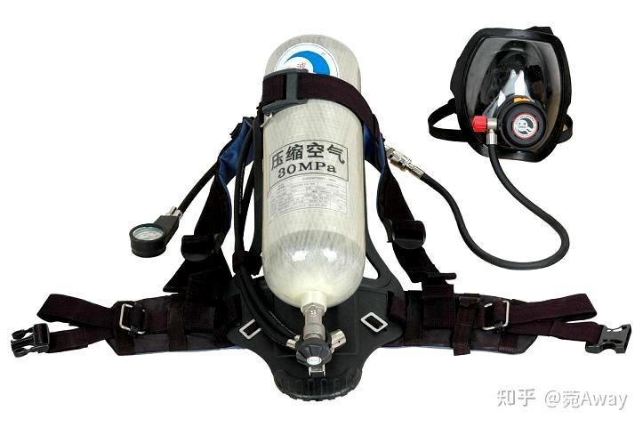 空气呼吸器供气阀要与面罩按口粘合牢固,使用过程中要注意报警器发出