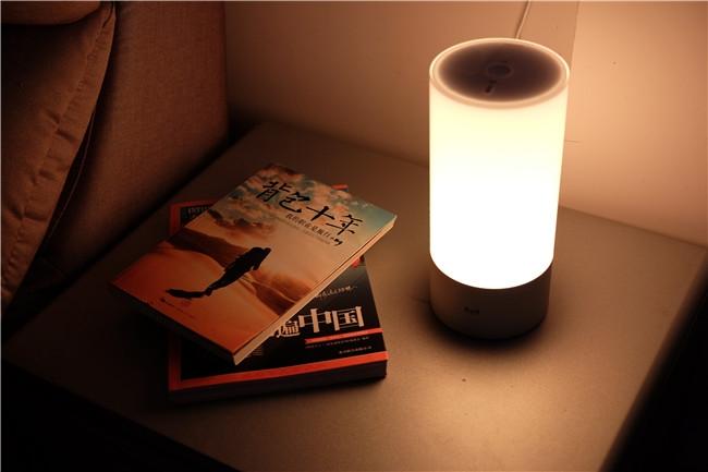 点亮五彩缤纷的生活——yeelight床头灯