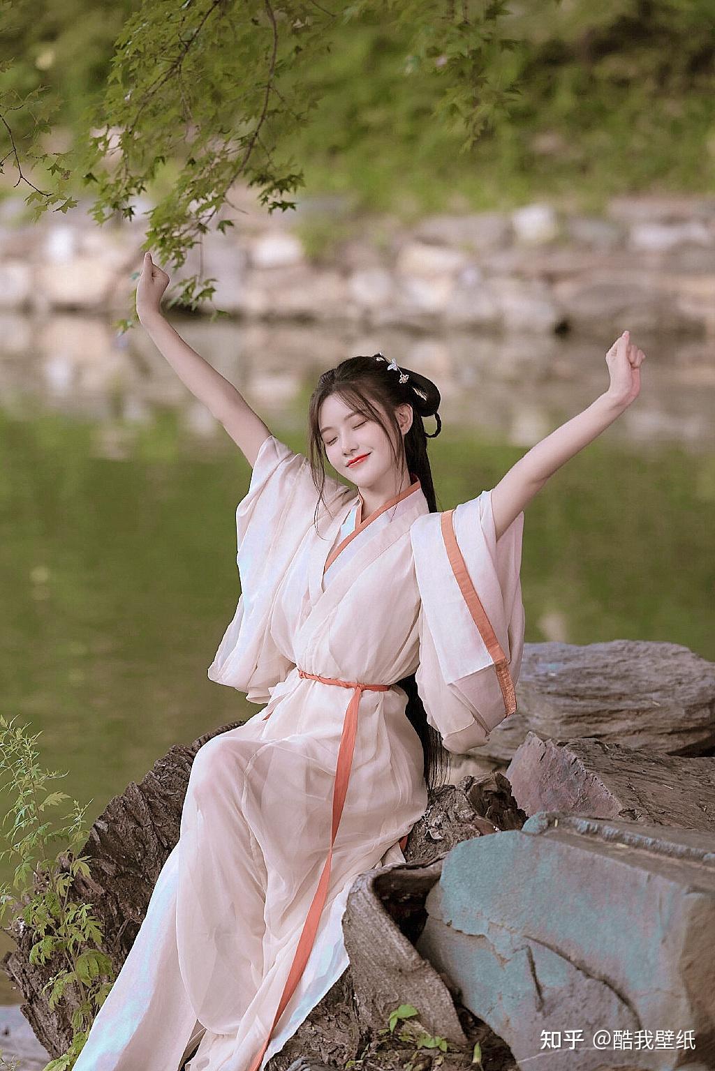 陈意涵晒全新古装照身穿汉服仙气飘飘网友又甜又美