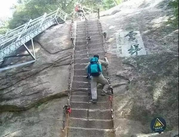 陕西「华山」是一个什么景点,有哪些吸引人的地方和游览建议?
