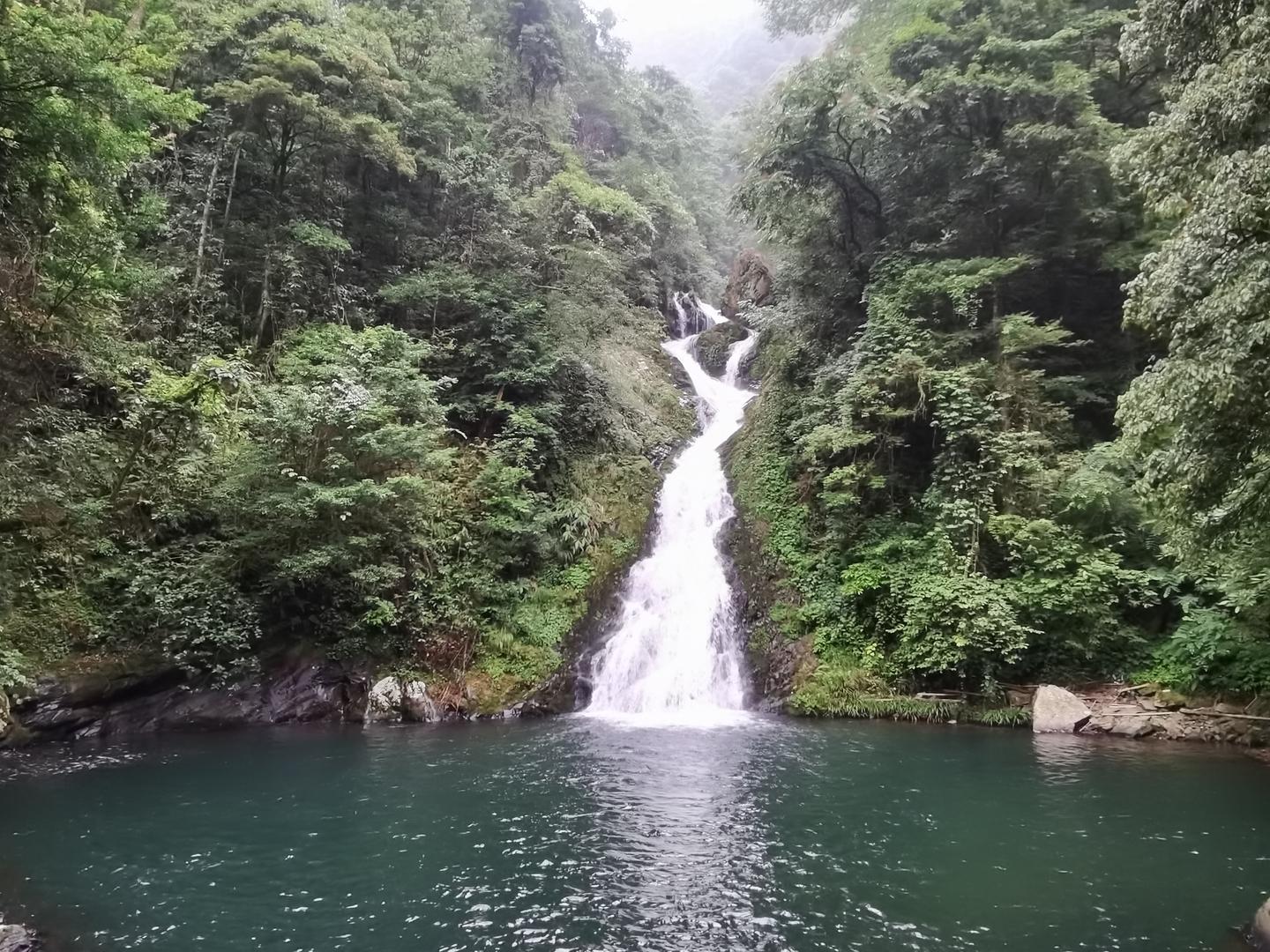 2-3小时 亮点:瀑布气势恢弘,山势巍峨壮丽 位置:江西省井冈山龙潭景区