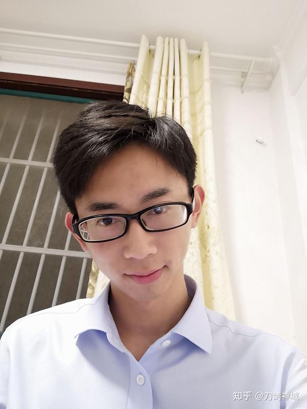 论烫头发对当代普通大学男生的影响