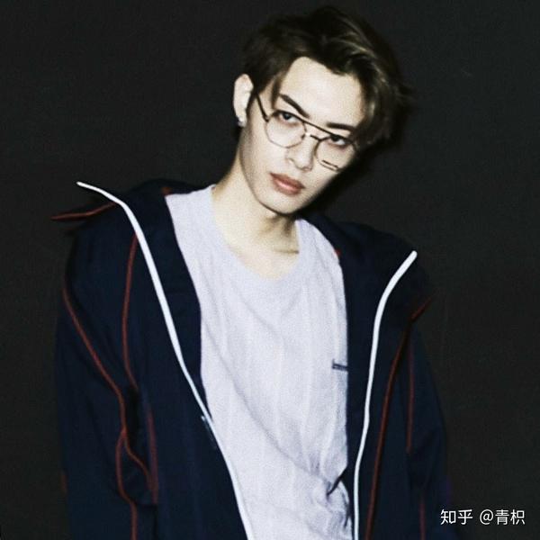 但看多了……真的就好高级的标准男模厌世脸啊…… 网红脸实际上也并