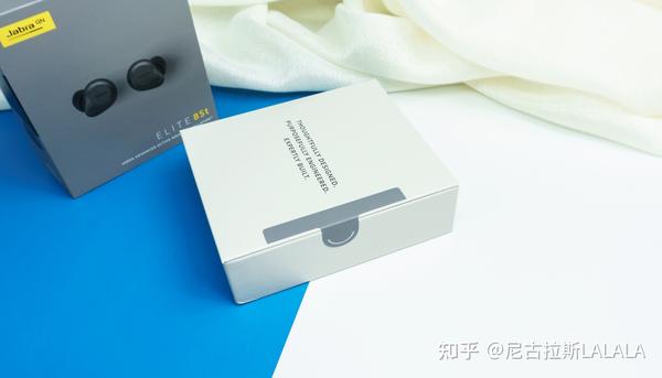 此次jabra elite 85t的外包装盒依旧设计简洁,没有过多的文字介绍