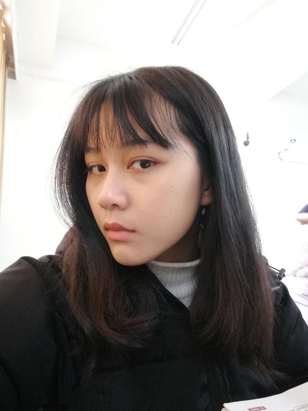居然找不到什么素颜的照片.