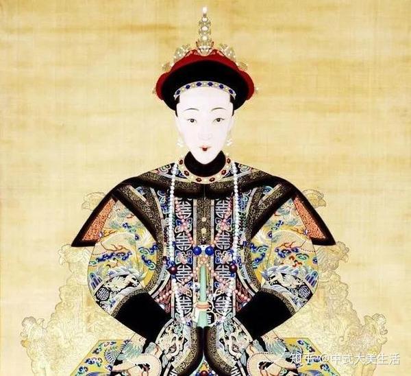 孝哲毅皇后:阿鲁特氏,赛尚阿之孙女.