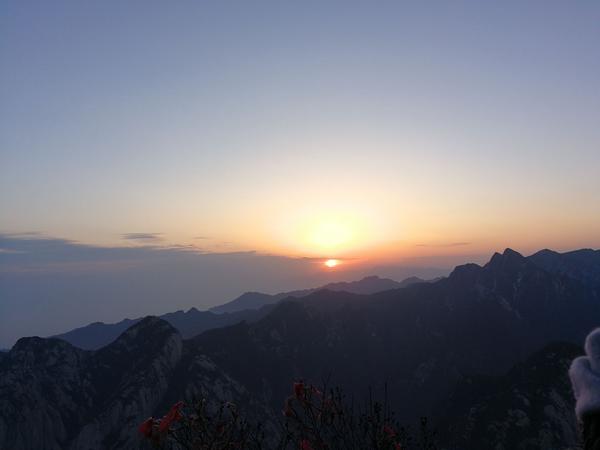 泰山华山衡山恒山和嵩山五岳黄山庐山等哪座山最值得去