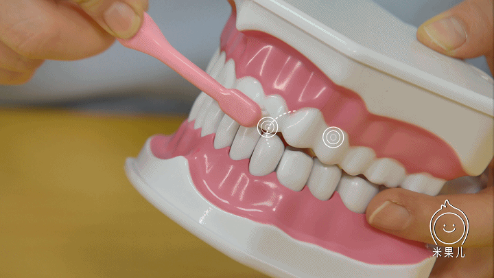 儿童刷牙的正确方法,宝妈们快来瞧瞧吧!