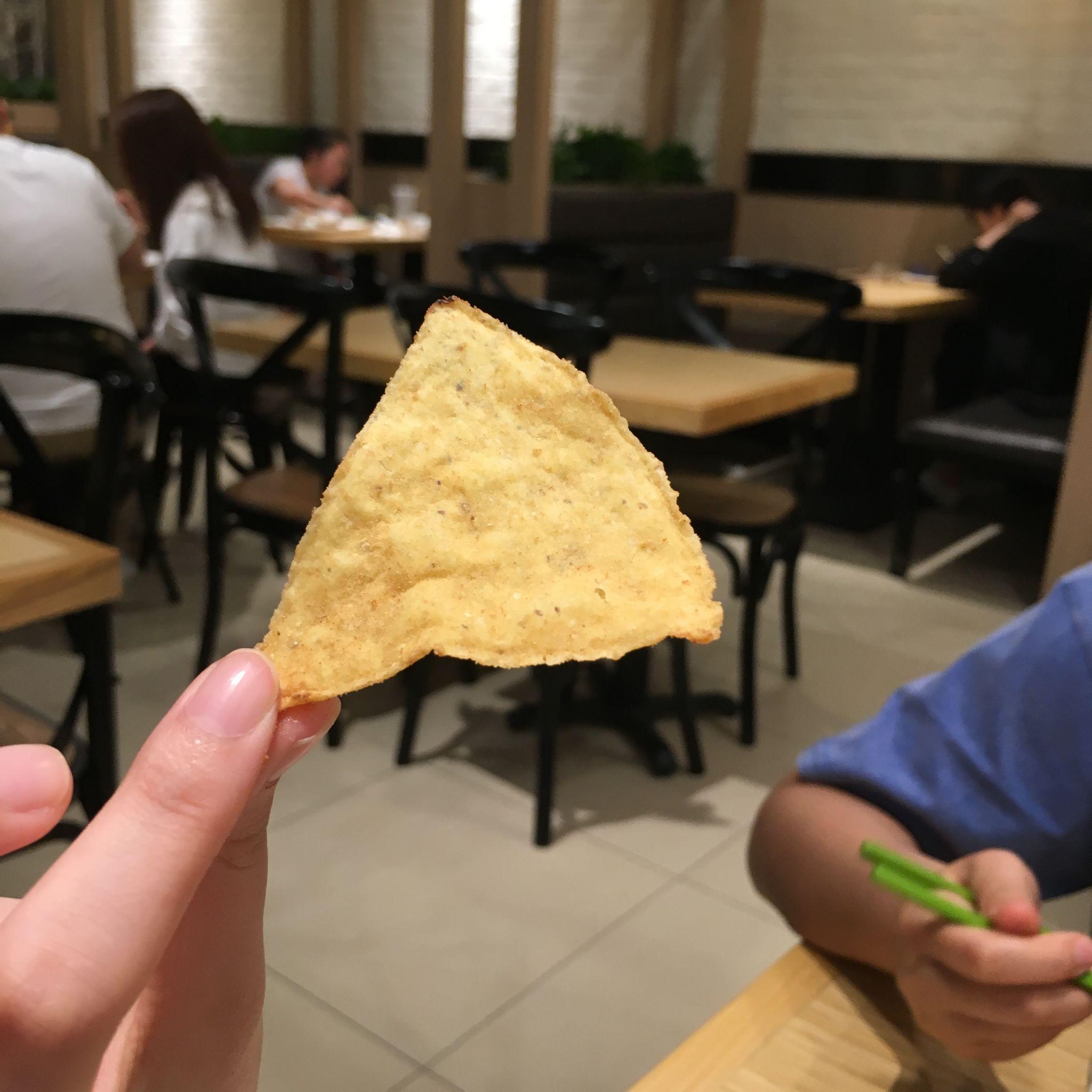 我是一个视频很黑的女生,皮带a视频,手脚都长得系女生皮肤肤色图片