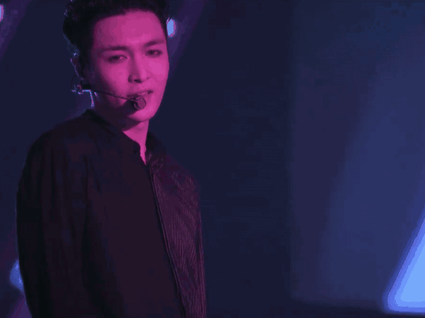 没人觉得这个眨眼很诱惑吗?