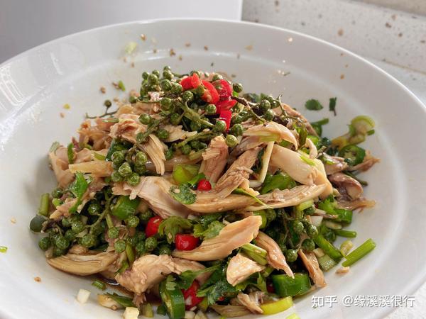 春日开胃菜藤椒手撕鸡