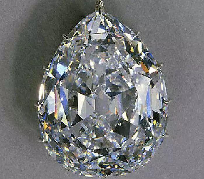 钻石,耀眼明亮的非洲之星,是迄今为止发现的世界上最大的宝石级金刚石
