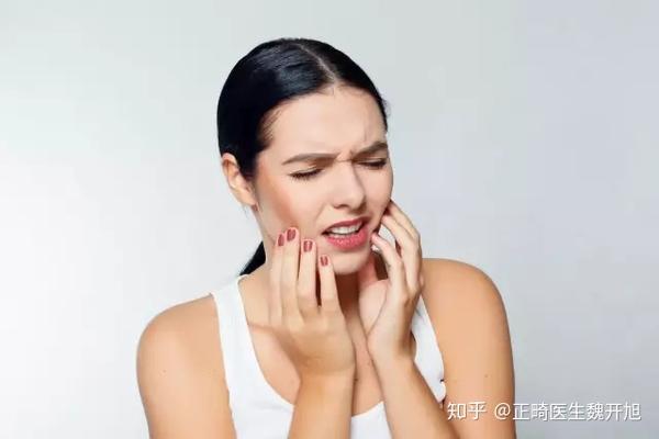 为了瘦脸,大家各显神通,有人v瘦脸,有人打瘦脸针.如何节食加运动减肥最快图片