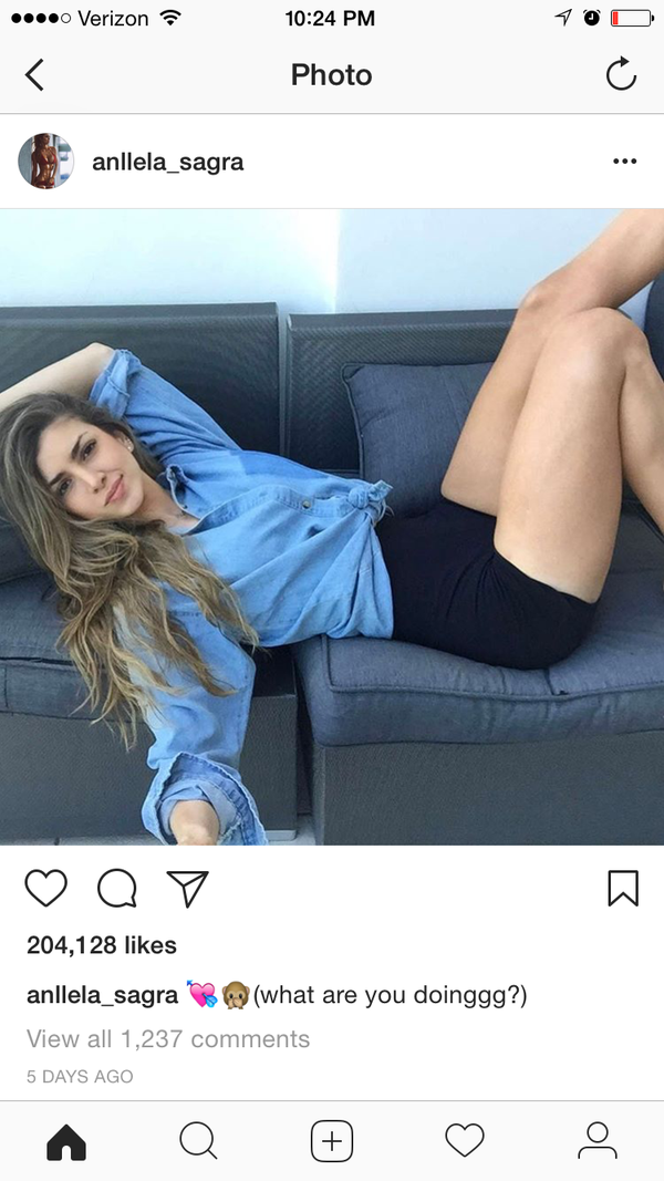 来自哥伦比亚的anllela_sagra