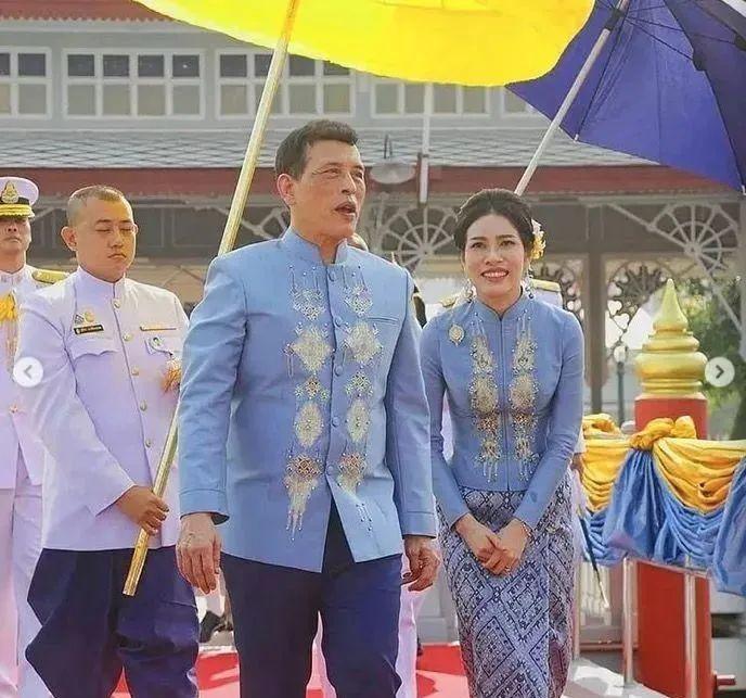 王后不成封女少将,泰国国王嫔妃上位史太奇葩