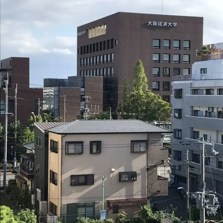 我那会能够选的交换学校都很普通:广岛县立大学和大阪经济大学.