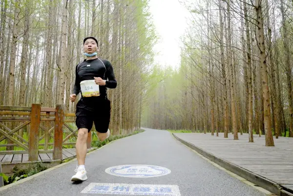 在崇州的春天里跑起来!