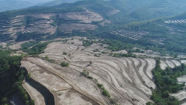 崇信县坡耕地水土流失综合治理工程新窑镇赤城村赵堡子梯田建设